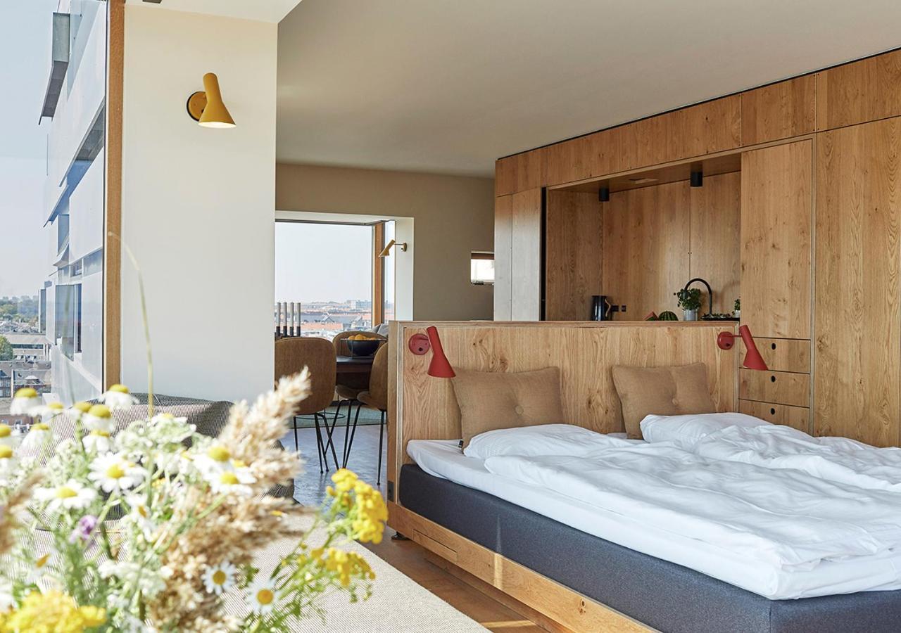 Tower Deluxe Suite 50m2 Middle Floor
