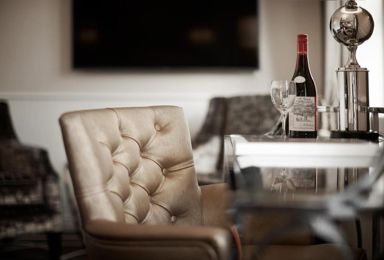 Junior Suite with Access to Executive Lounge,1433959720:JPEG