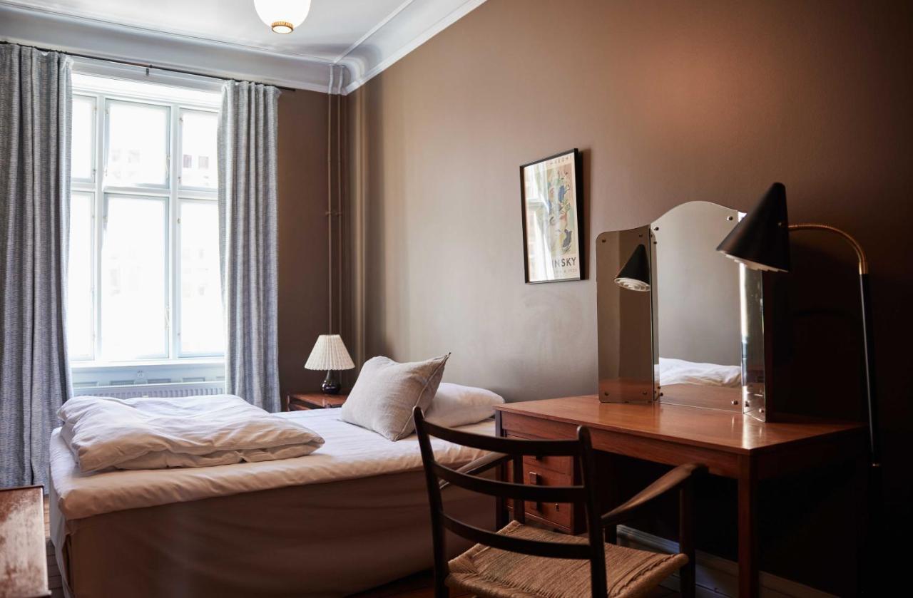 Single Room with Shared Bathroom,1245015763:JPEG