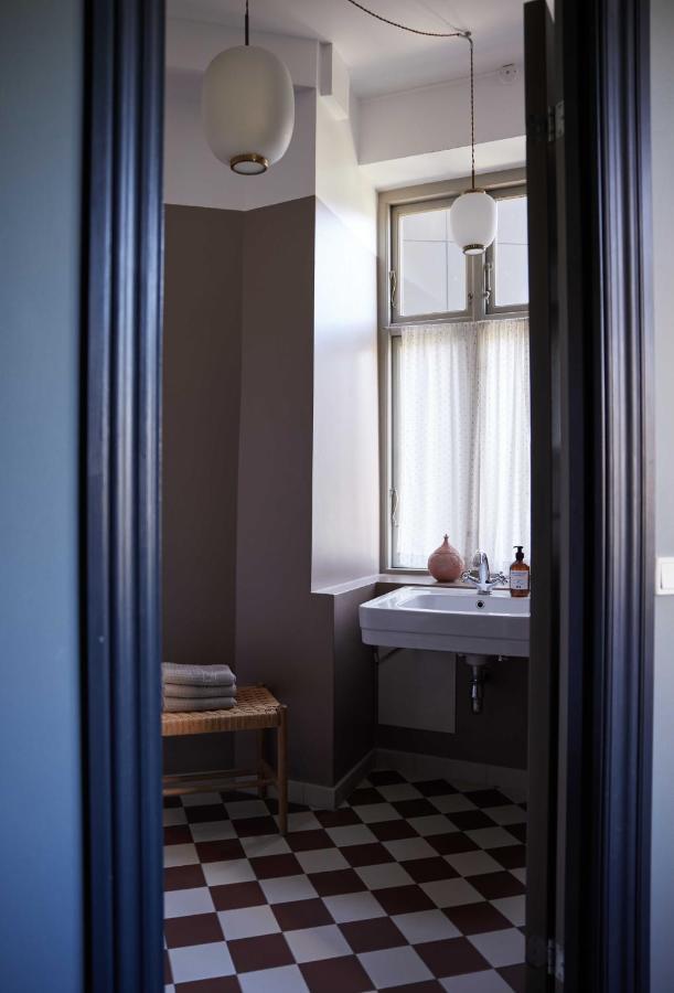 Family Room with Shared Bathroom,1541677723:JPEG