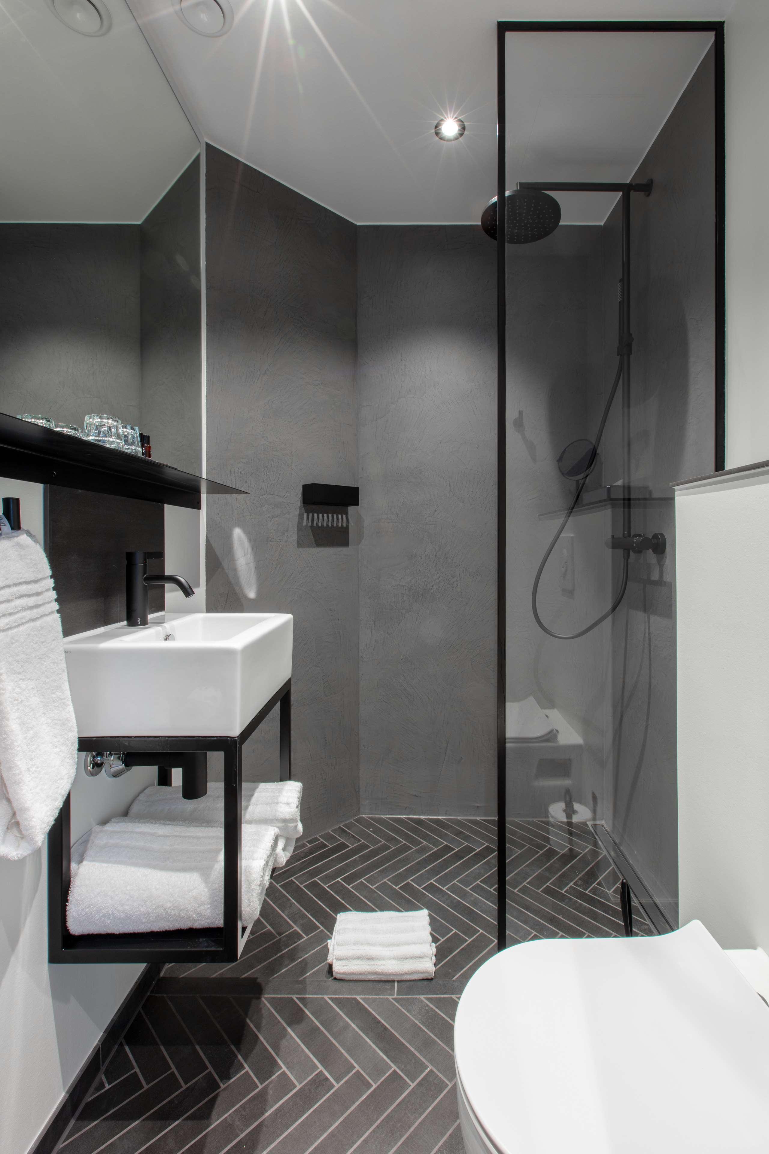 Economy Room