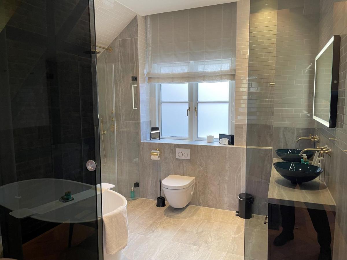 Signature Suite,1434098689:JPEG