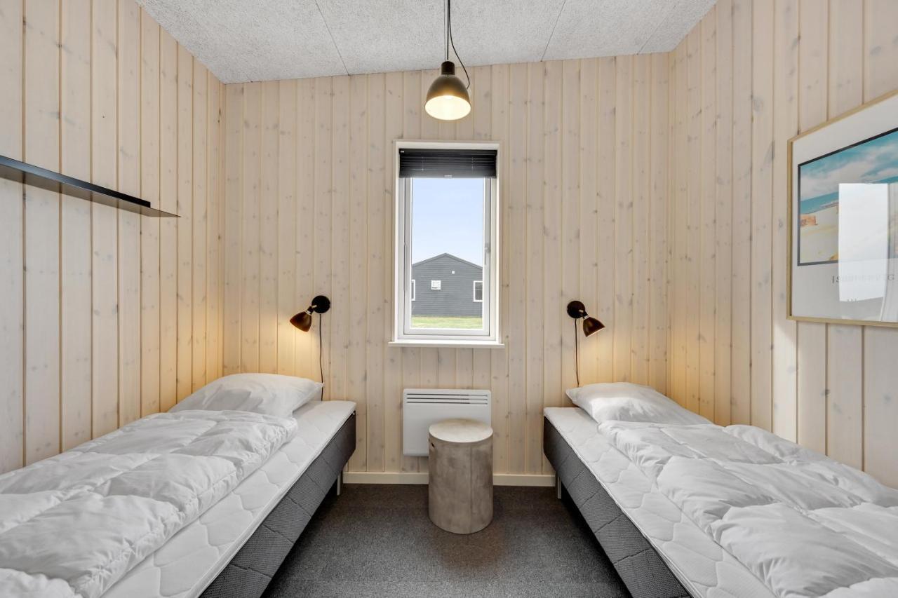 Four-Bedroom House,1338780611:JPEG