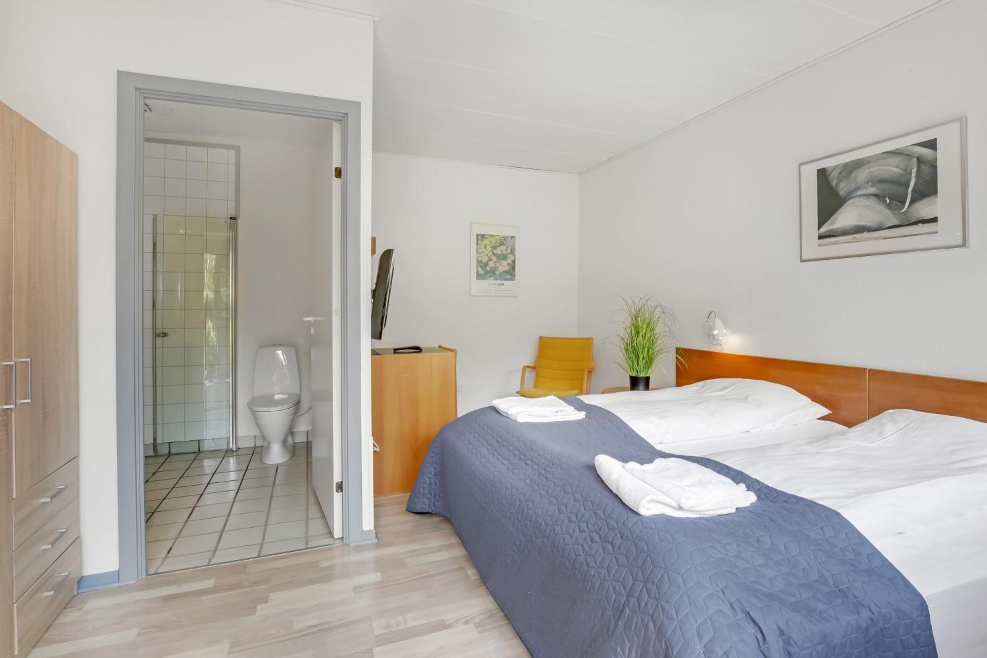 Double Room Private Bathroom