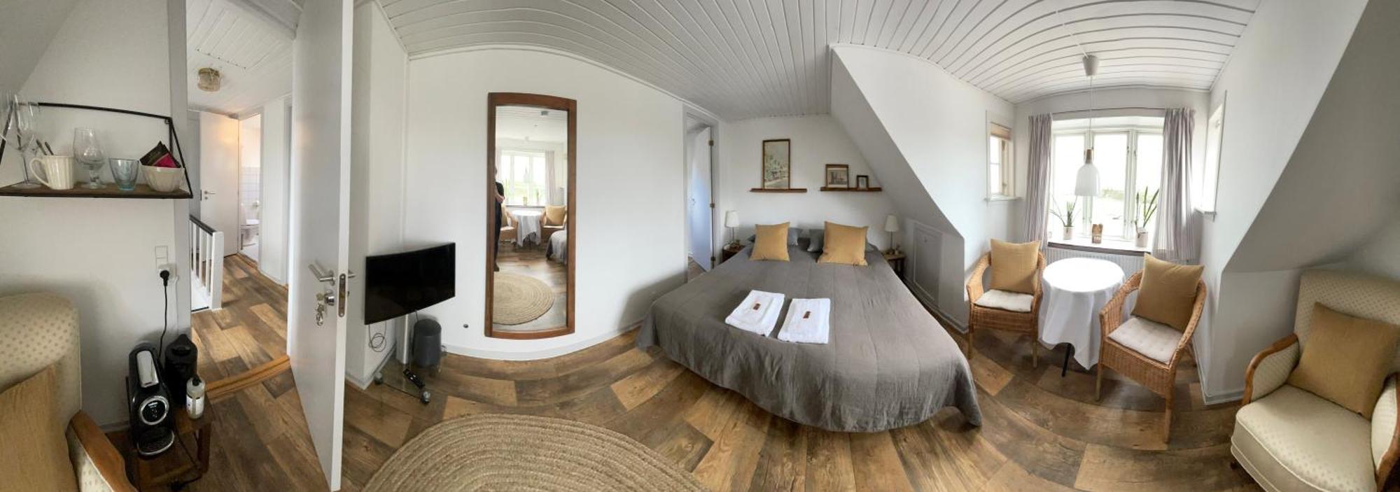 Double Room Private External Bathroom