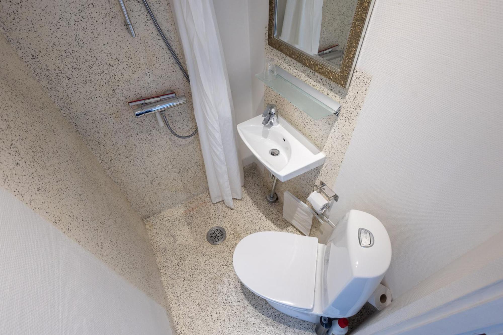 Small Single Room