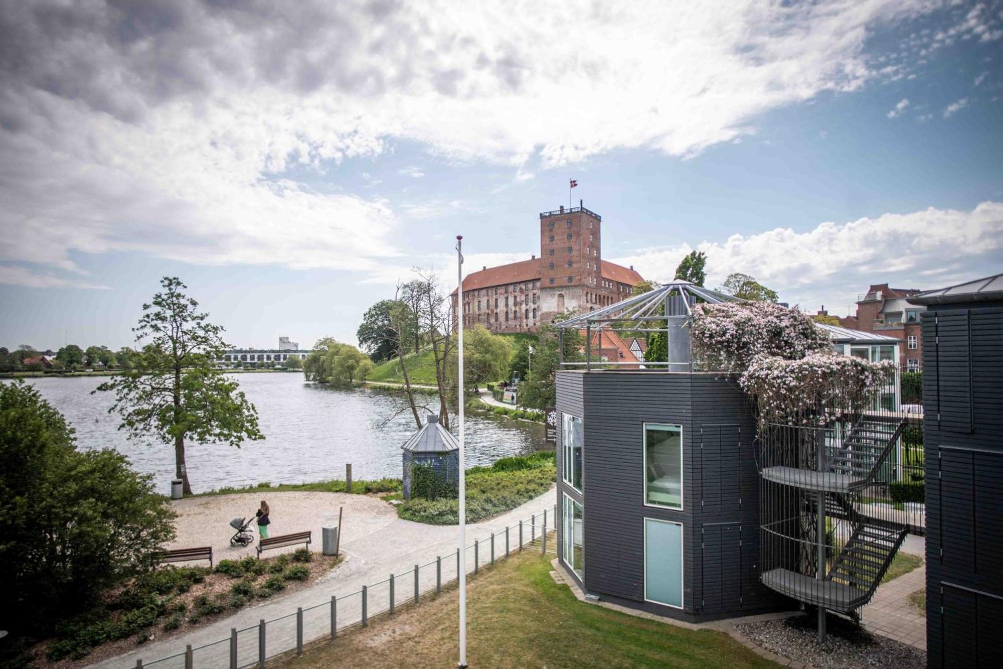 One-Bedroom Apartment Partial Lake View