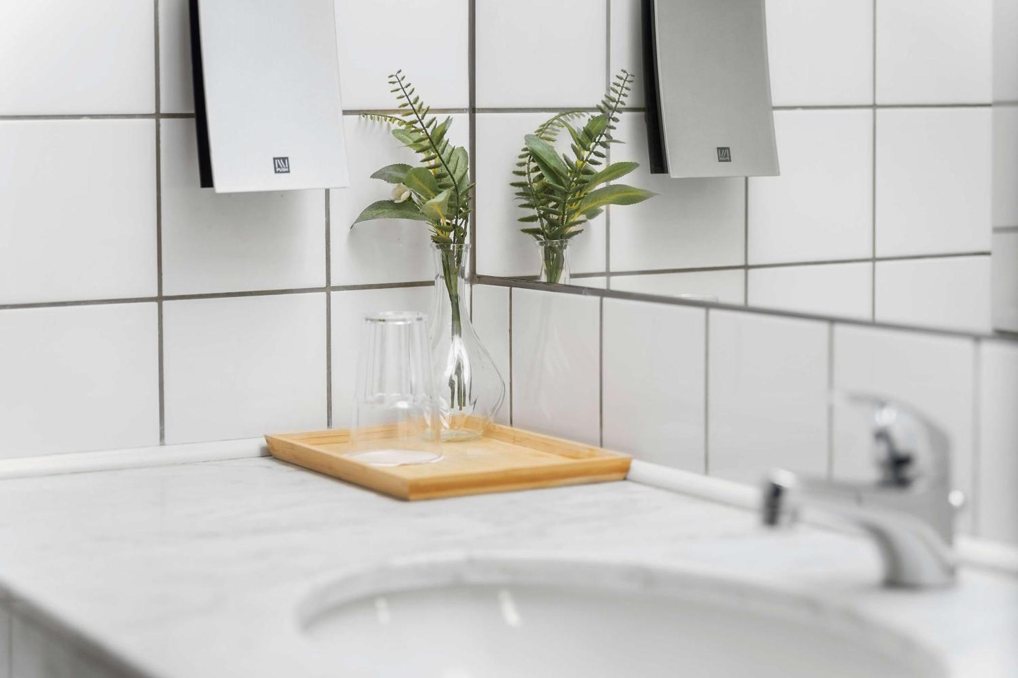 Junior Queen Suite,1611053095:JPEG