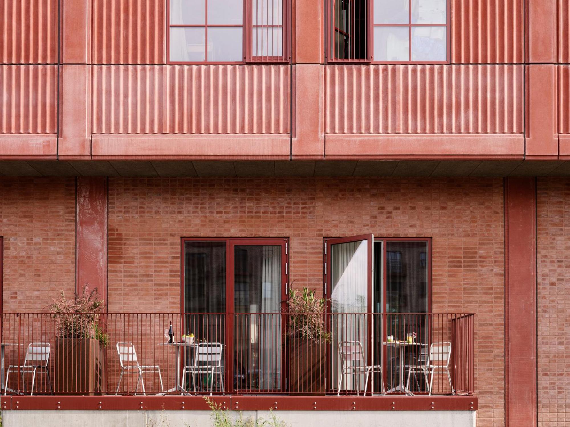 Studio Terrace,1619639801:JPEG