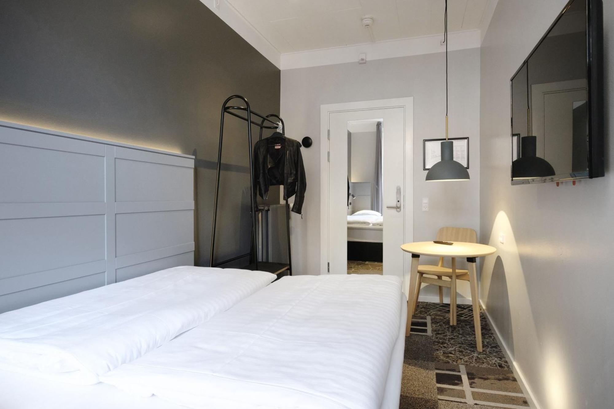 Efficient Double Room Double Bed