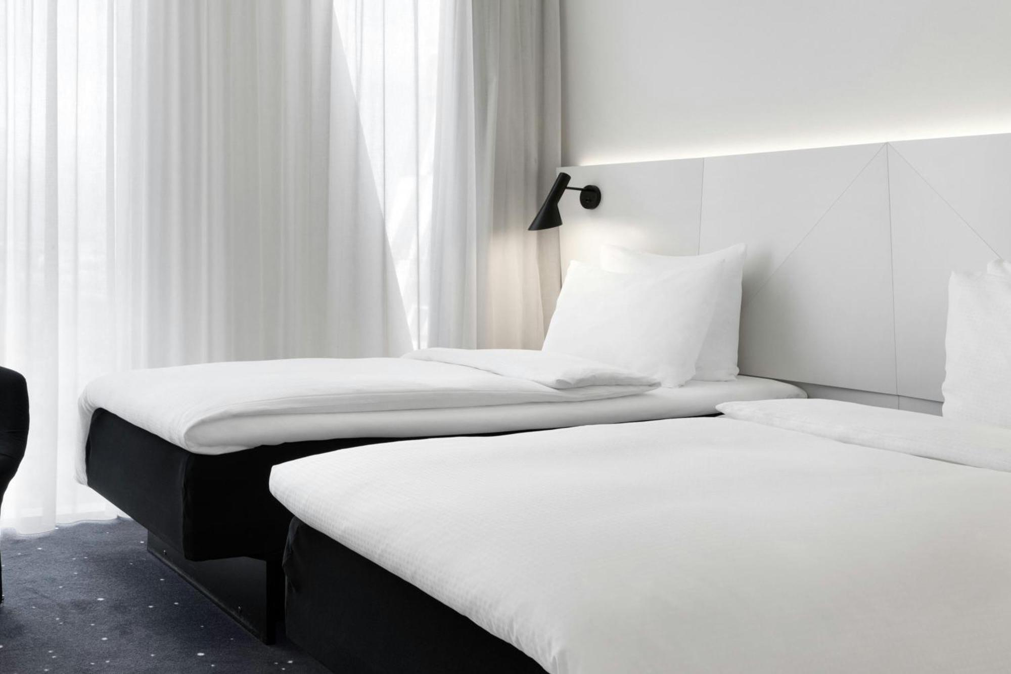 Großes Standard Zimmer mit 2 Einzelbetten