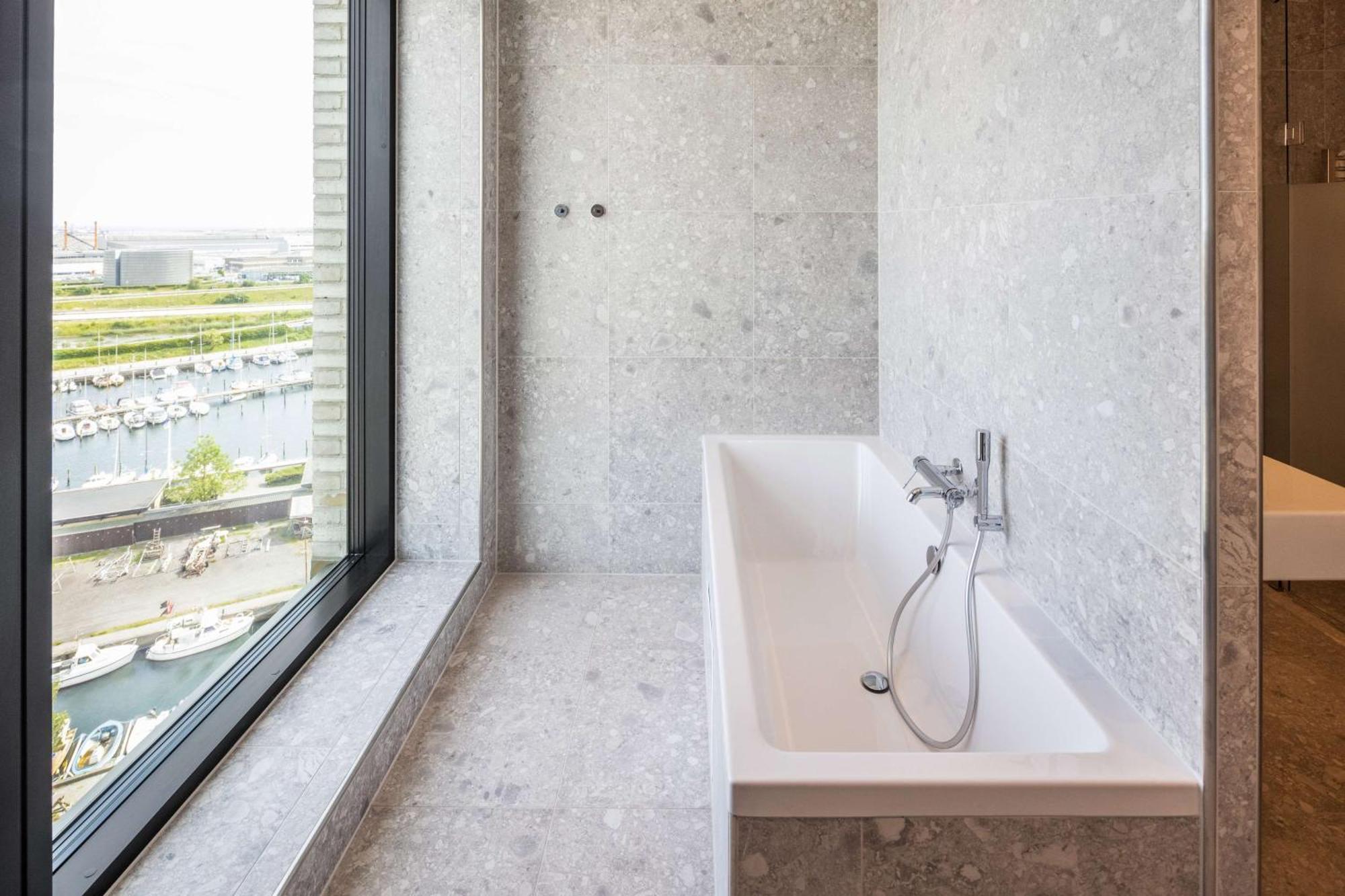 Superior Double Room Wellness pool access
