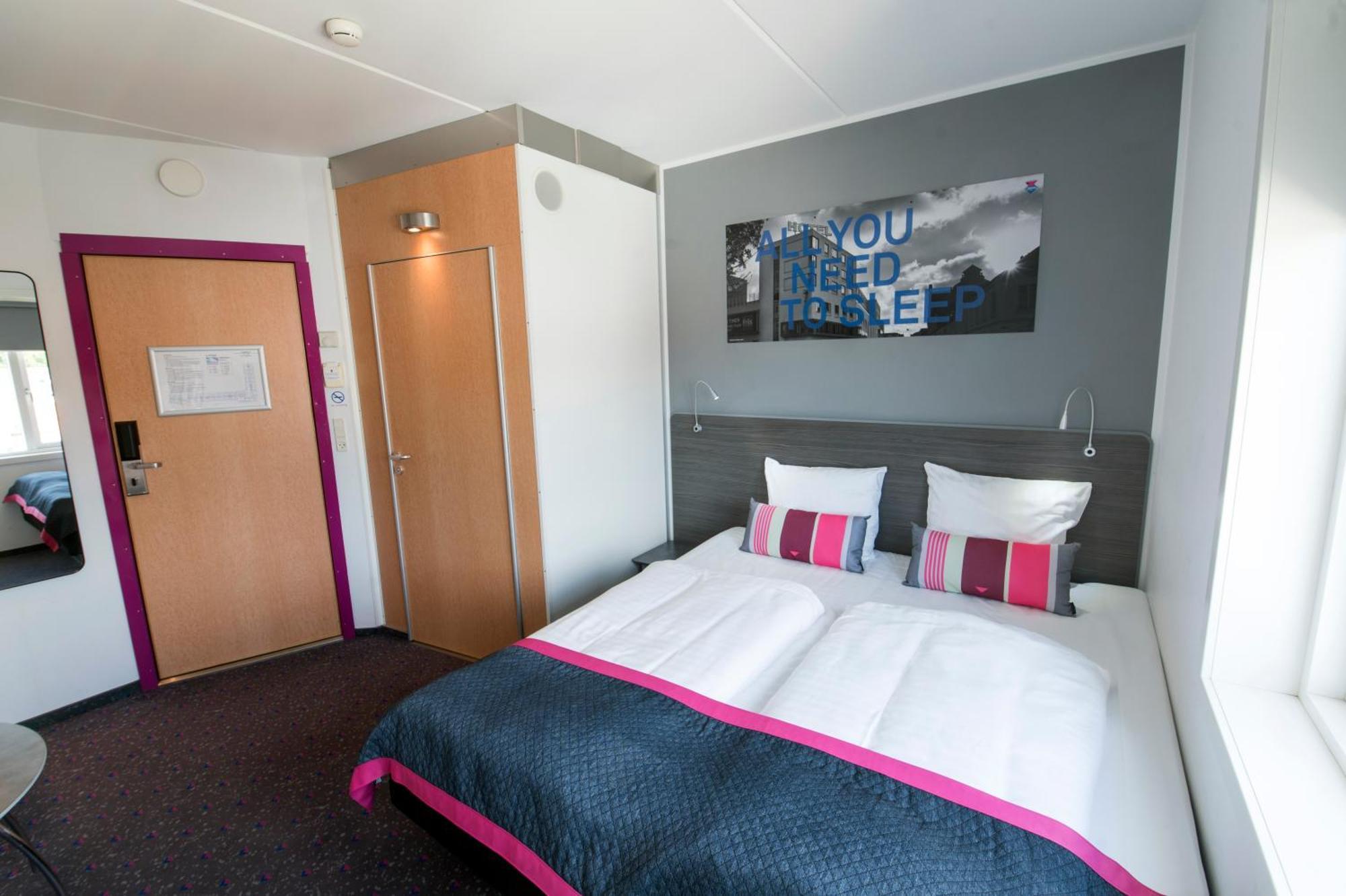 Captain Room,1695744027:JPEG