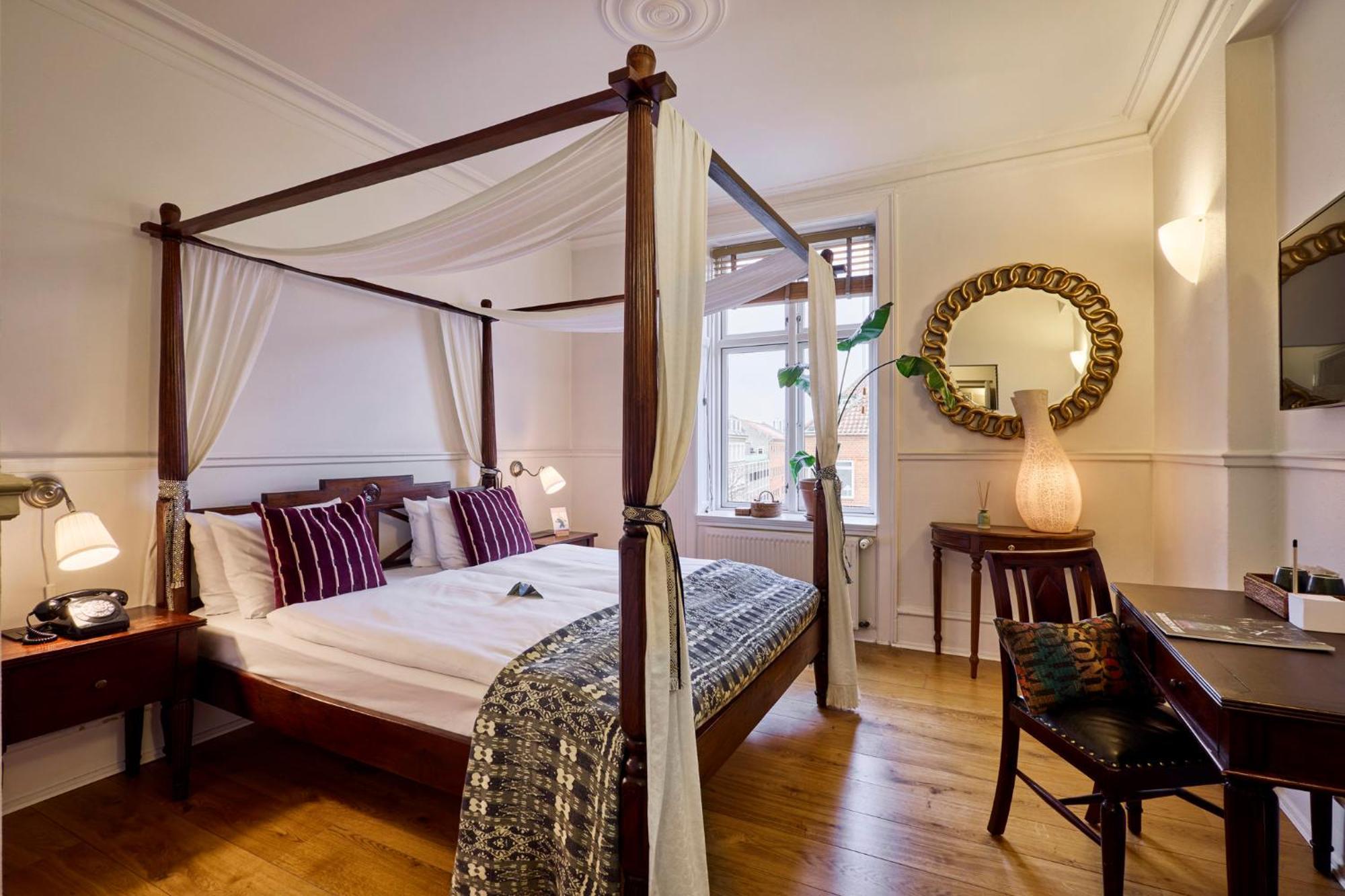 Double Room,1697774307:JPEG