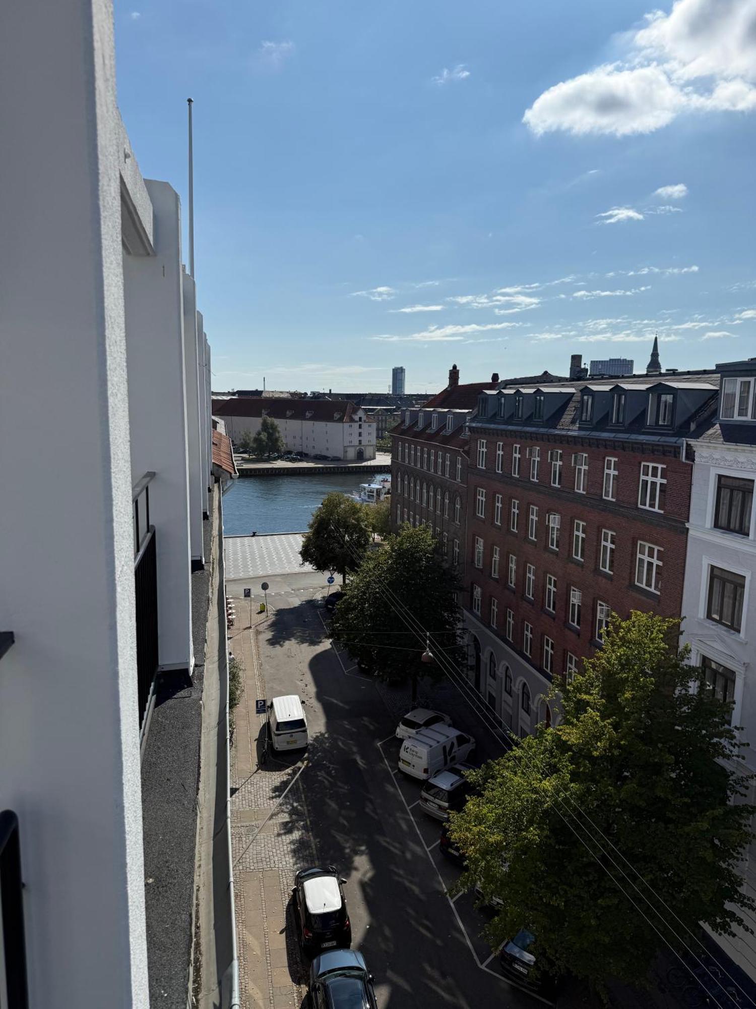 Two-Bedroom Penthouse Balcony & Habour View