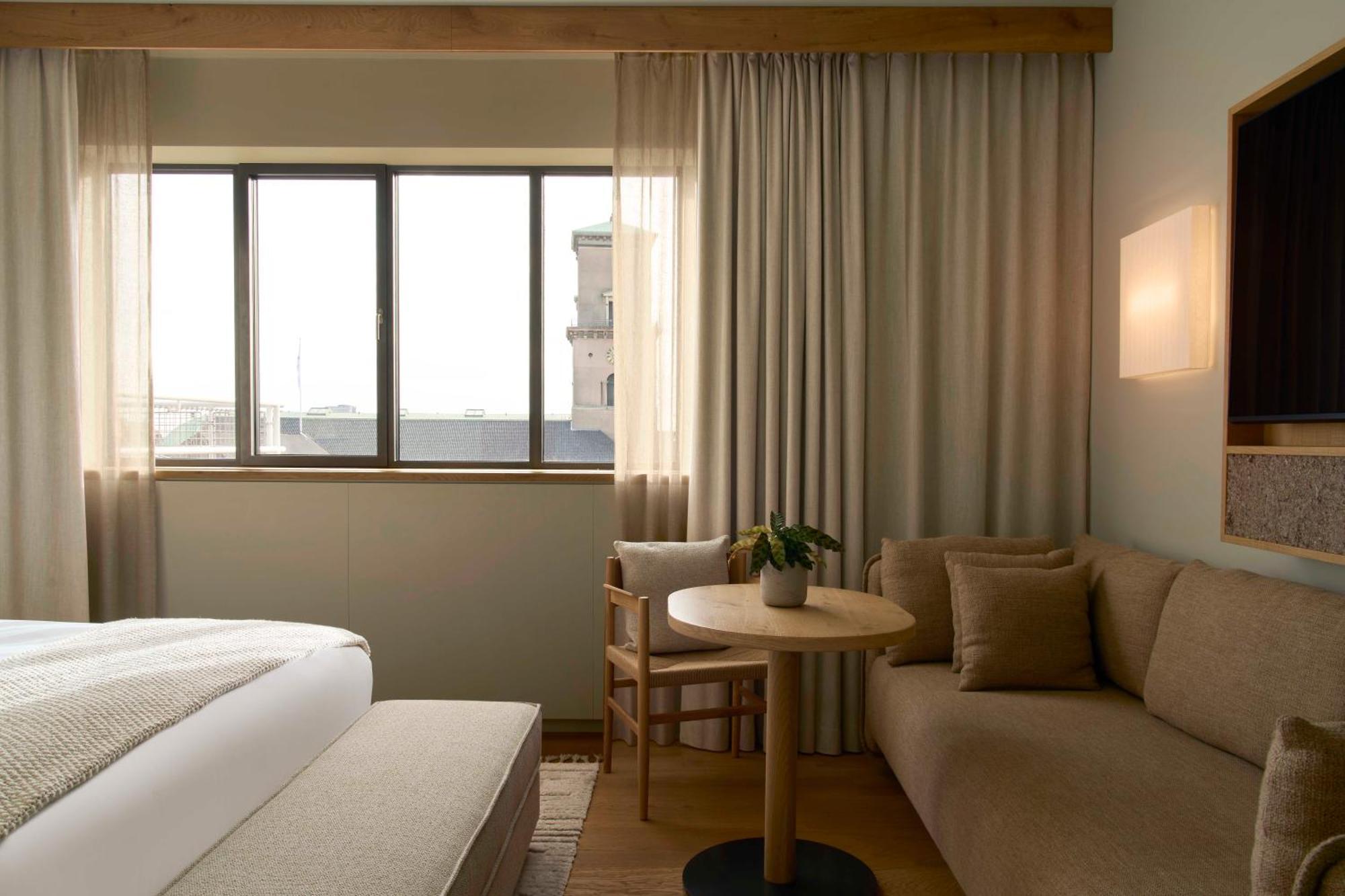 Deluxe King Room