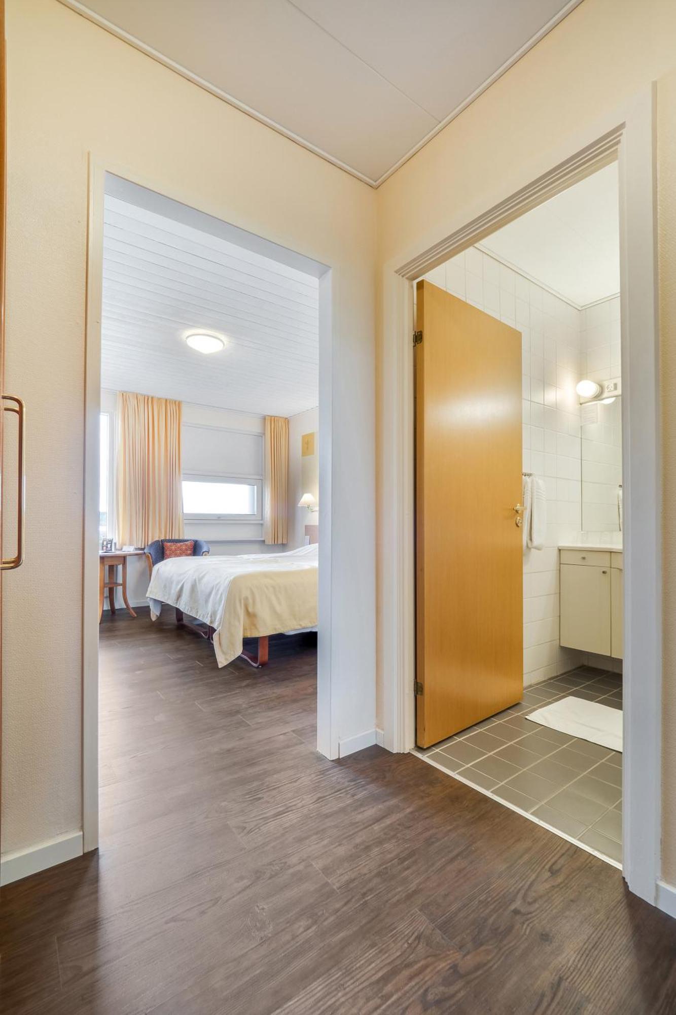 Single Room,1742695291:JPEG