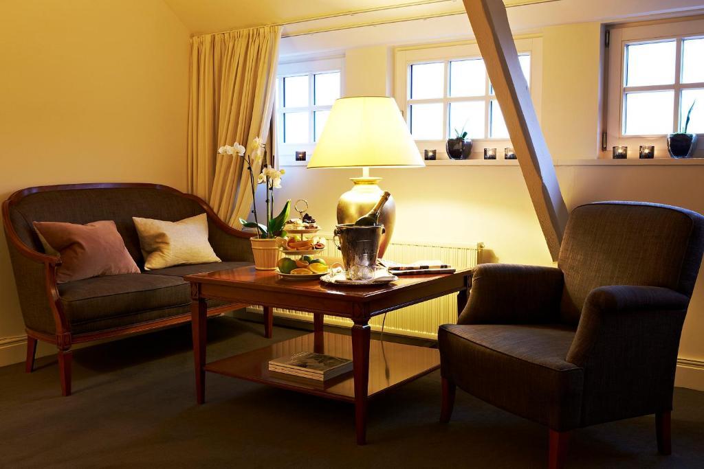 Family Junior Suite (2 Adults + 2 Children),25118076:JPEG