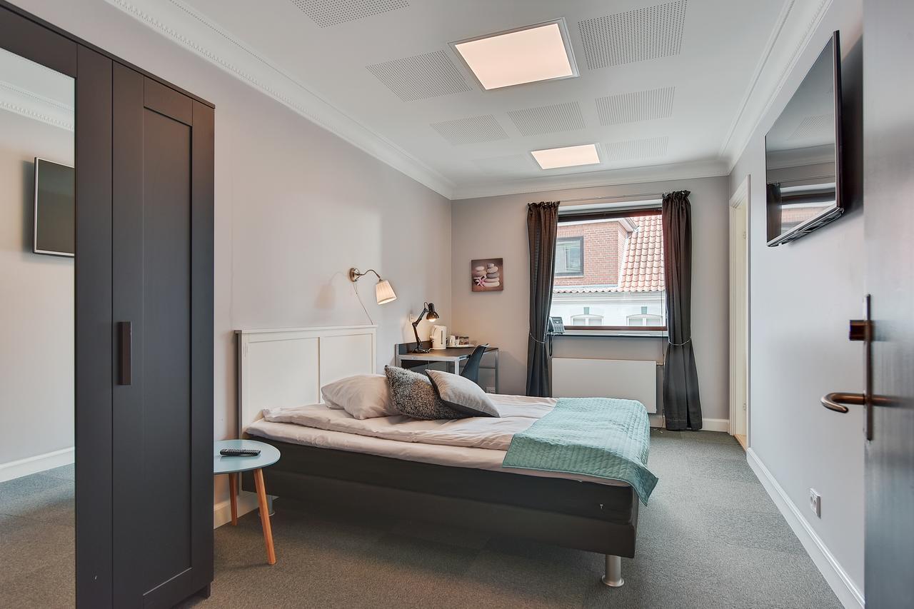 Comfort Room,573534483:JPEG