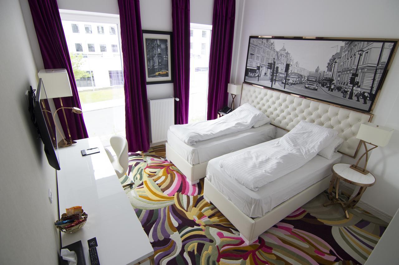 Twin Room,596431773:JPEG