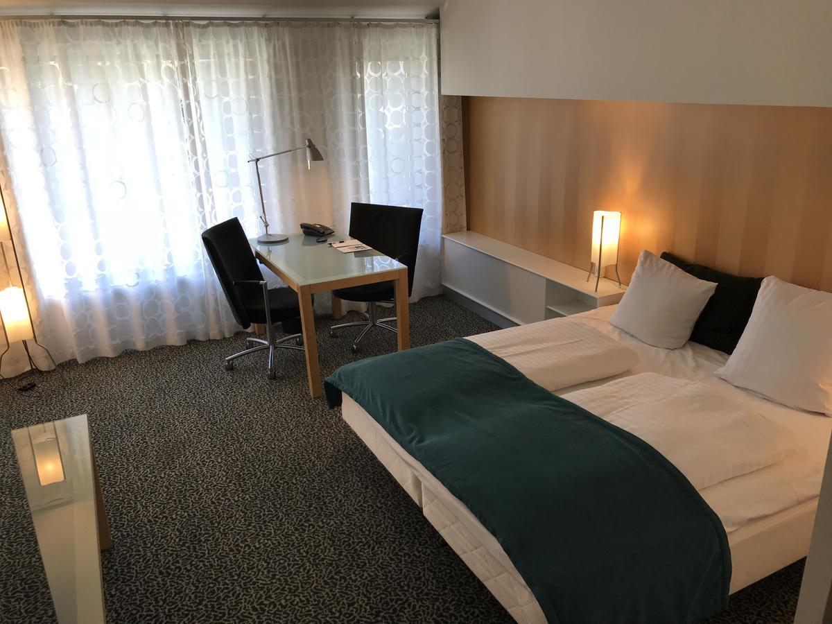 Business Double Room,658152411:JPEG