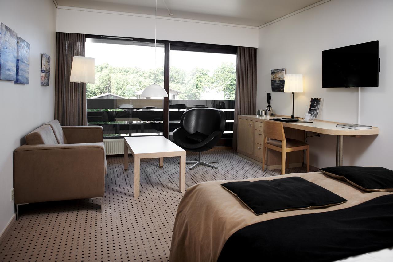 Luxury Single Room,658601646:JPEG
