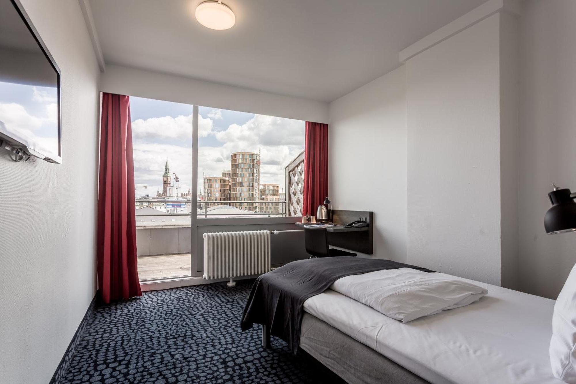 Classic Single Room,706318681:JPEG