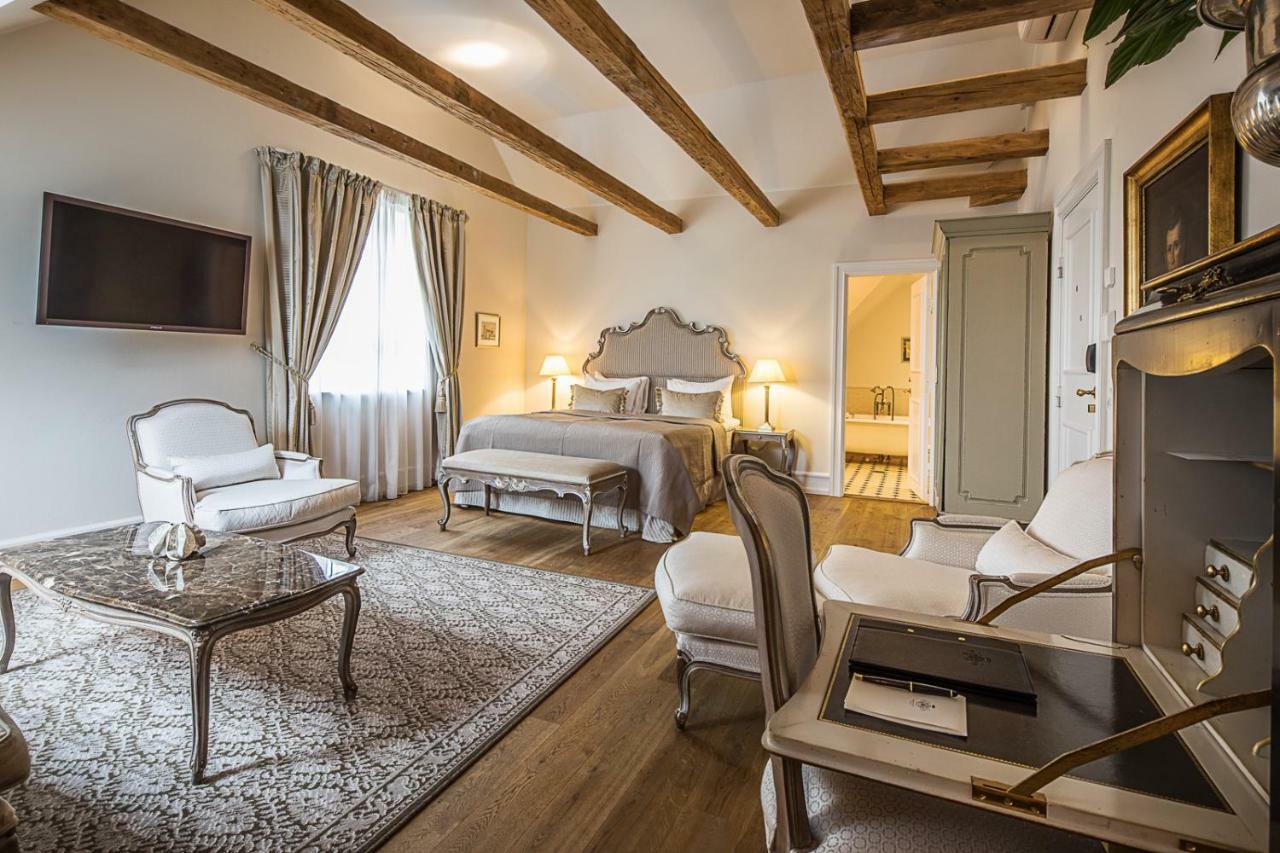 Junior Suite,1675809593:JPEG