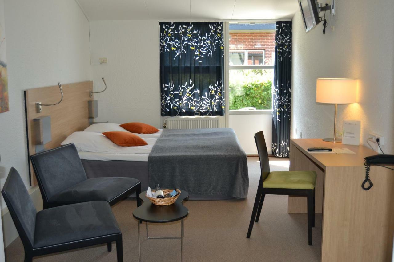 Standard Double Room with Walk-In Shower and Terrace - Disability Access/Non-Smoking,831298349:JPEG