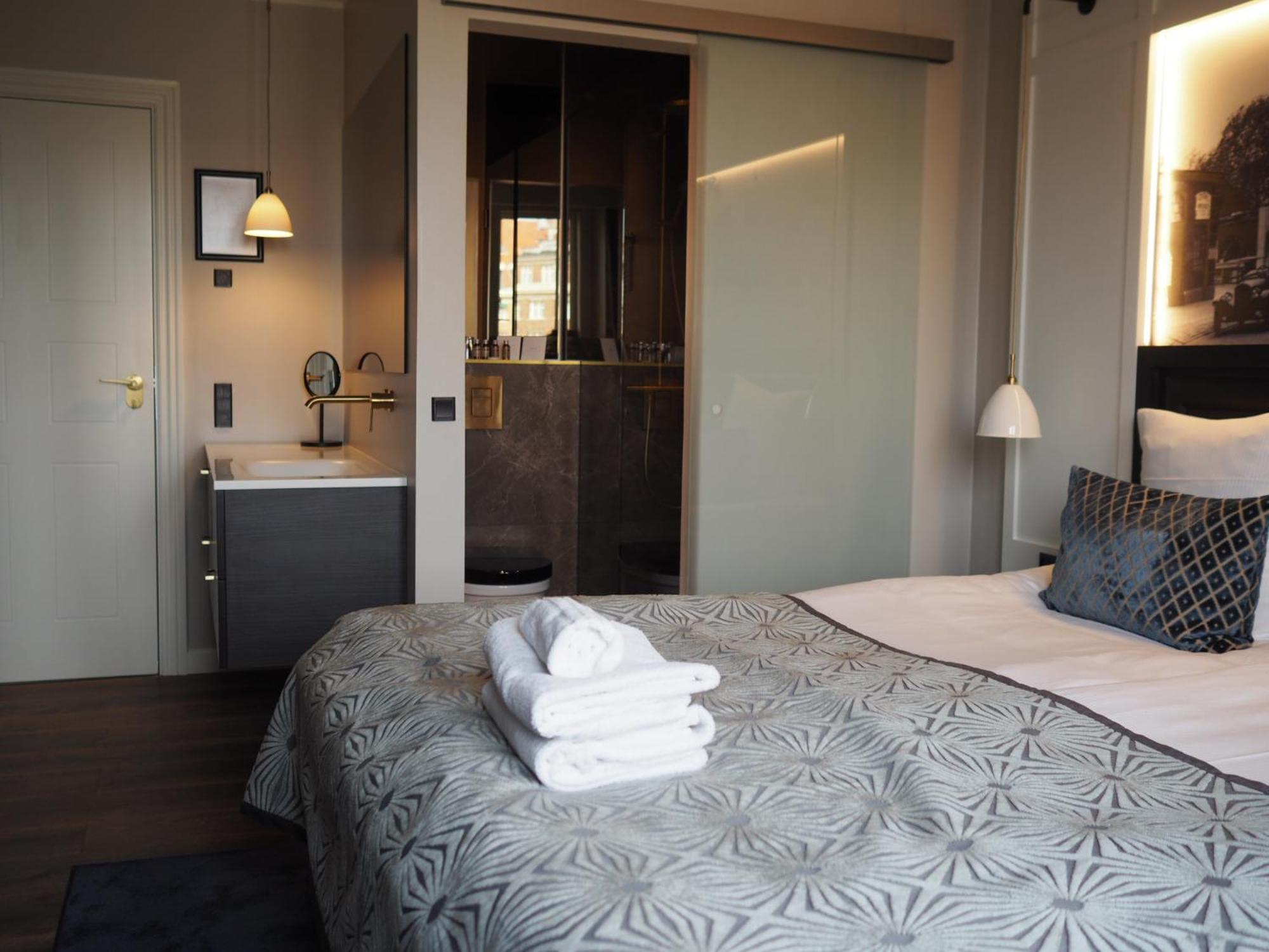 Double Deluxe,974622652:JPEG