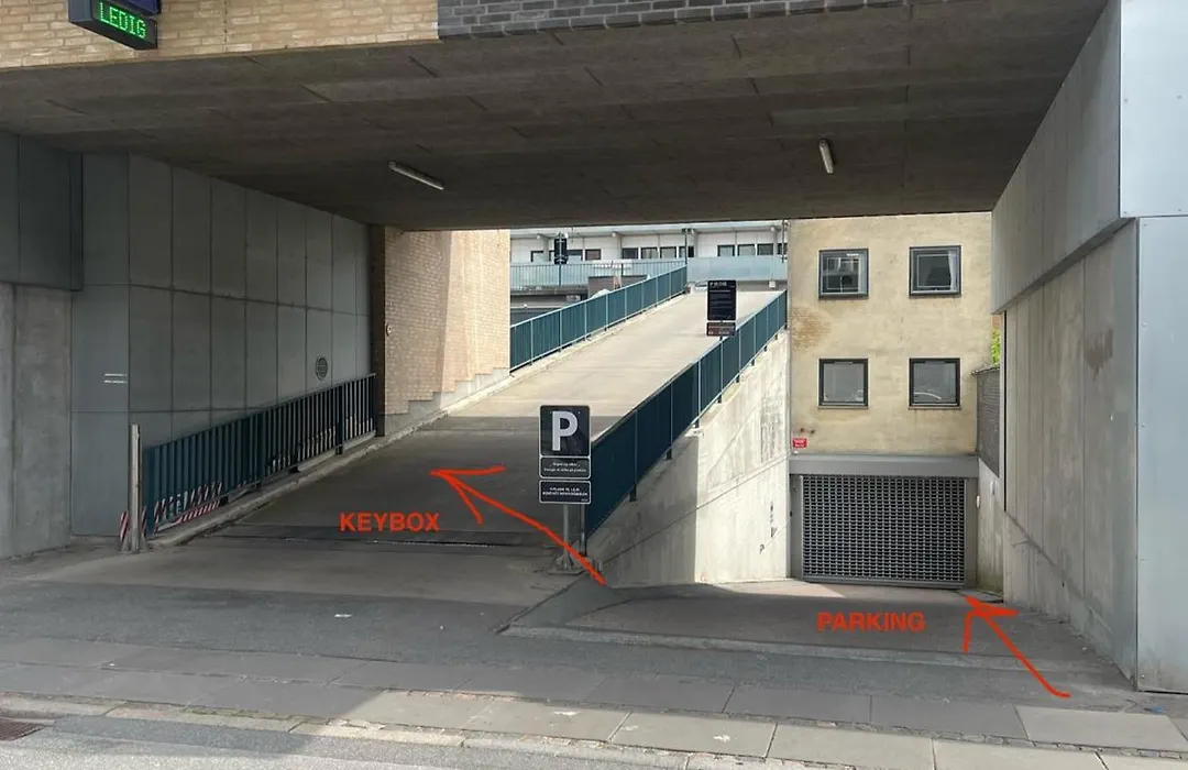 Modern Central Apt With Rooftop, Privat Balcony, & Free Parking,Next To Aarhus Attractions-1