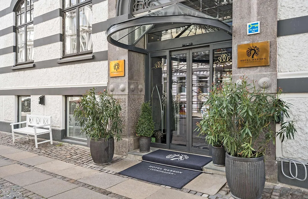 Best Western Plus Hotel Hebron-1