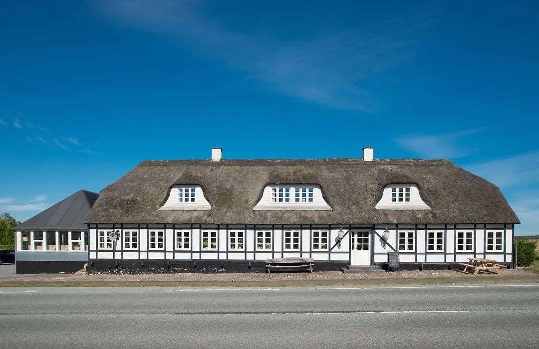 Hotel Aarslev Kro-1