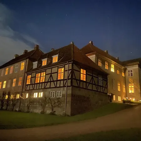 Skjoldenaesholm Slot-3