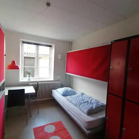 Femmasteren Hotel & Hostel-3