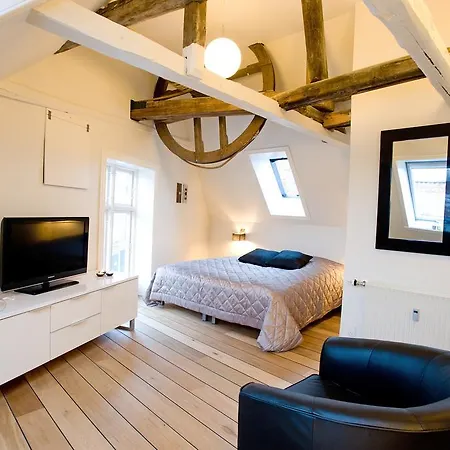 Den Gamle Kobmandsgaard Bed & Breakfast-3
