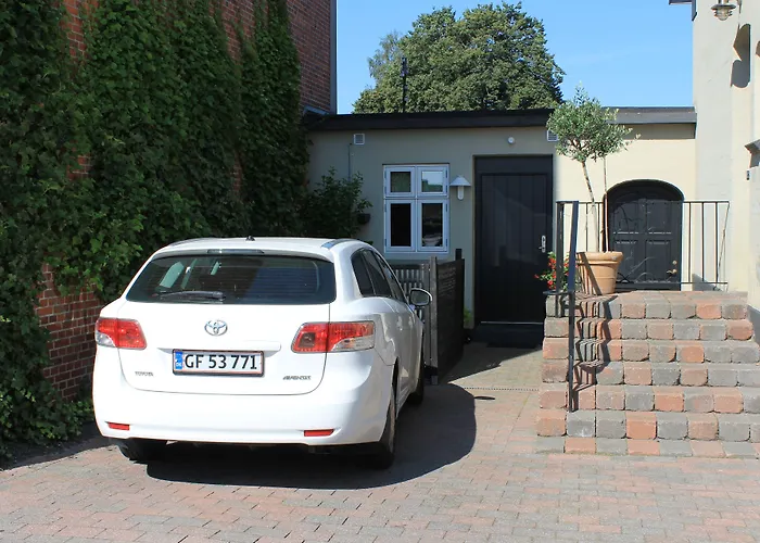 Amalie Bed And Breakfast & Apartments